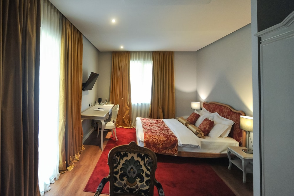 Classic Hotel 8/39