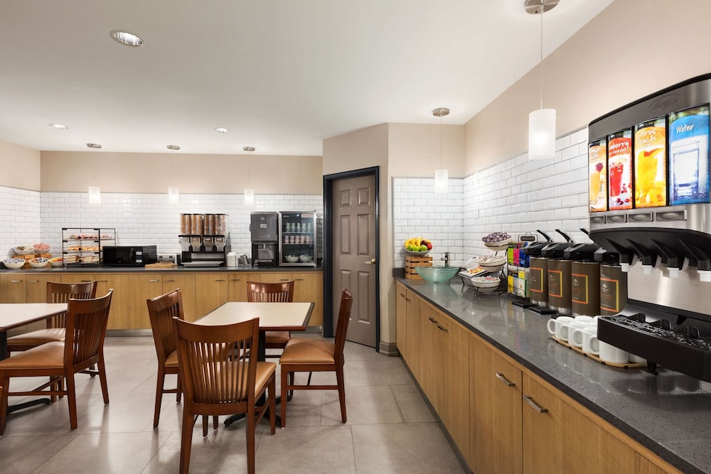 Country Inn & Suites by Radisson, Dalton, GA 21/23