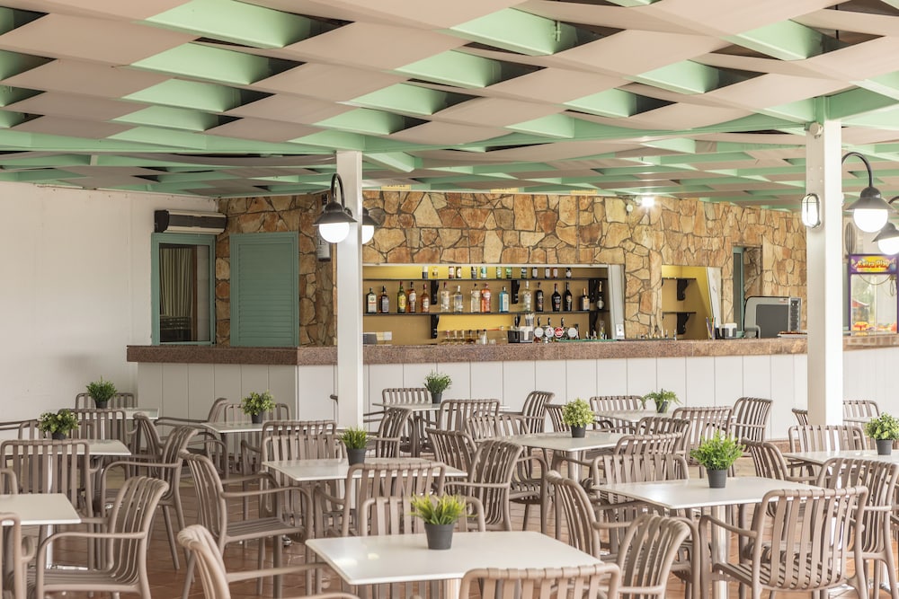 Antigoni Hotel 35/50