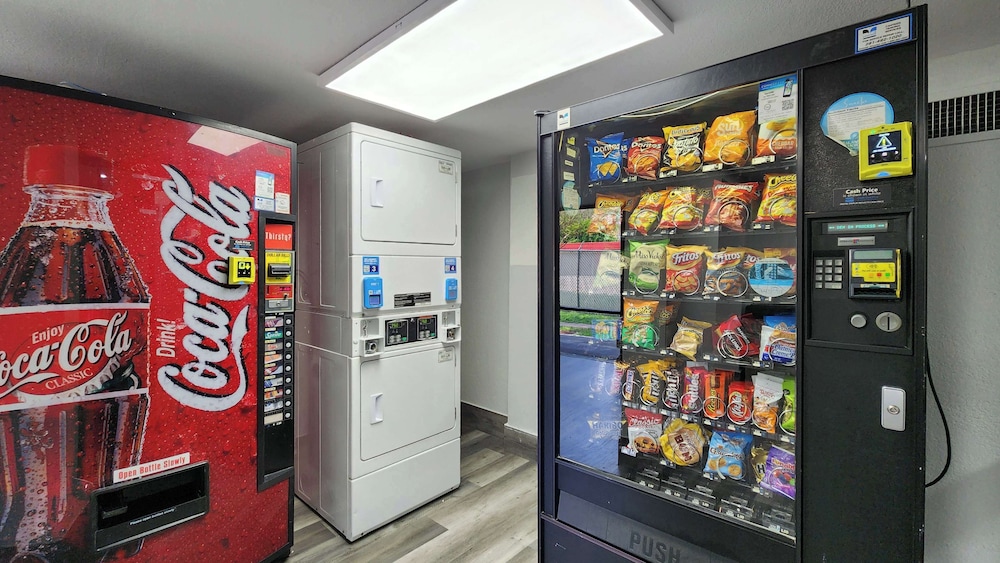 Motel6 Houston, TX - Medical Center/NRG Stadium photo2