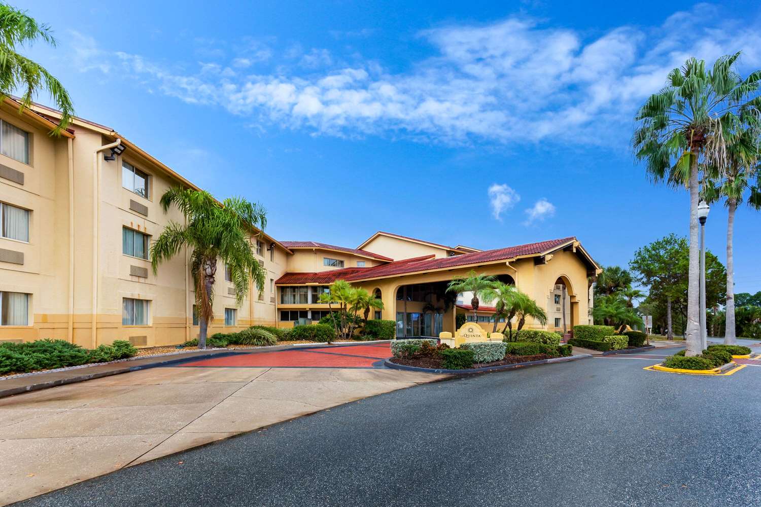 La Quinta Inn & Suites by Wyndham St. Pete-Clearwater Airpt 47/51