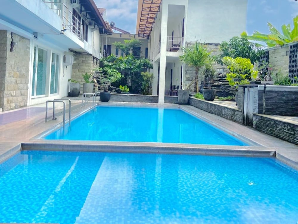 Satya Graha Hotel 74/79