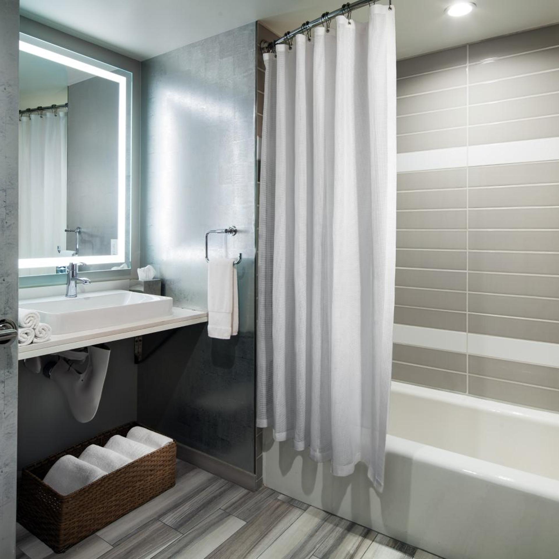 Wonderful, Studio, King Bed، W Los Angeles West Beverly Hills 10/10