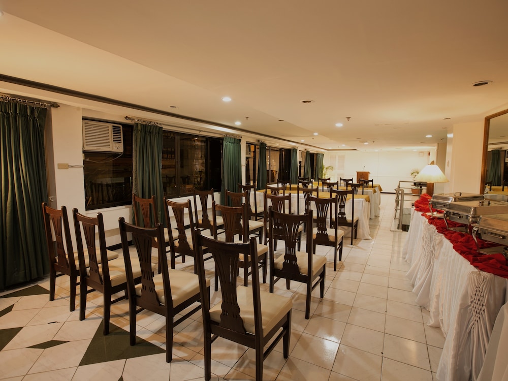 Harbor Town Hotel 38/50