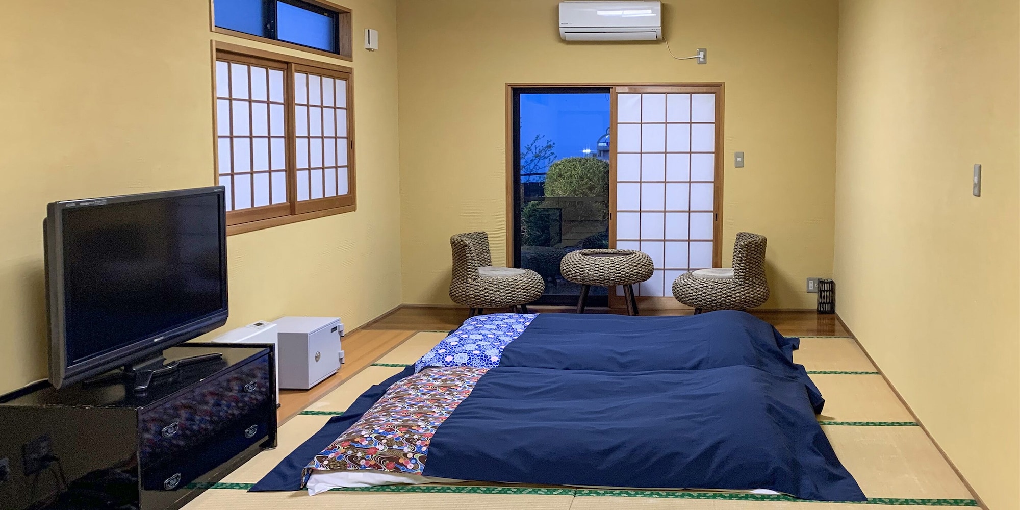 JAPANESE, OUTDOOR BATH