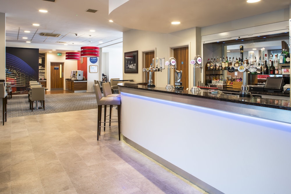 HOLIDAY INN EXPRESS LEICESTER CITY 13/58