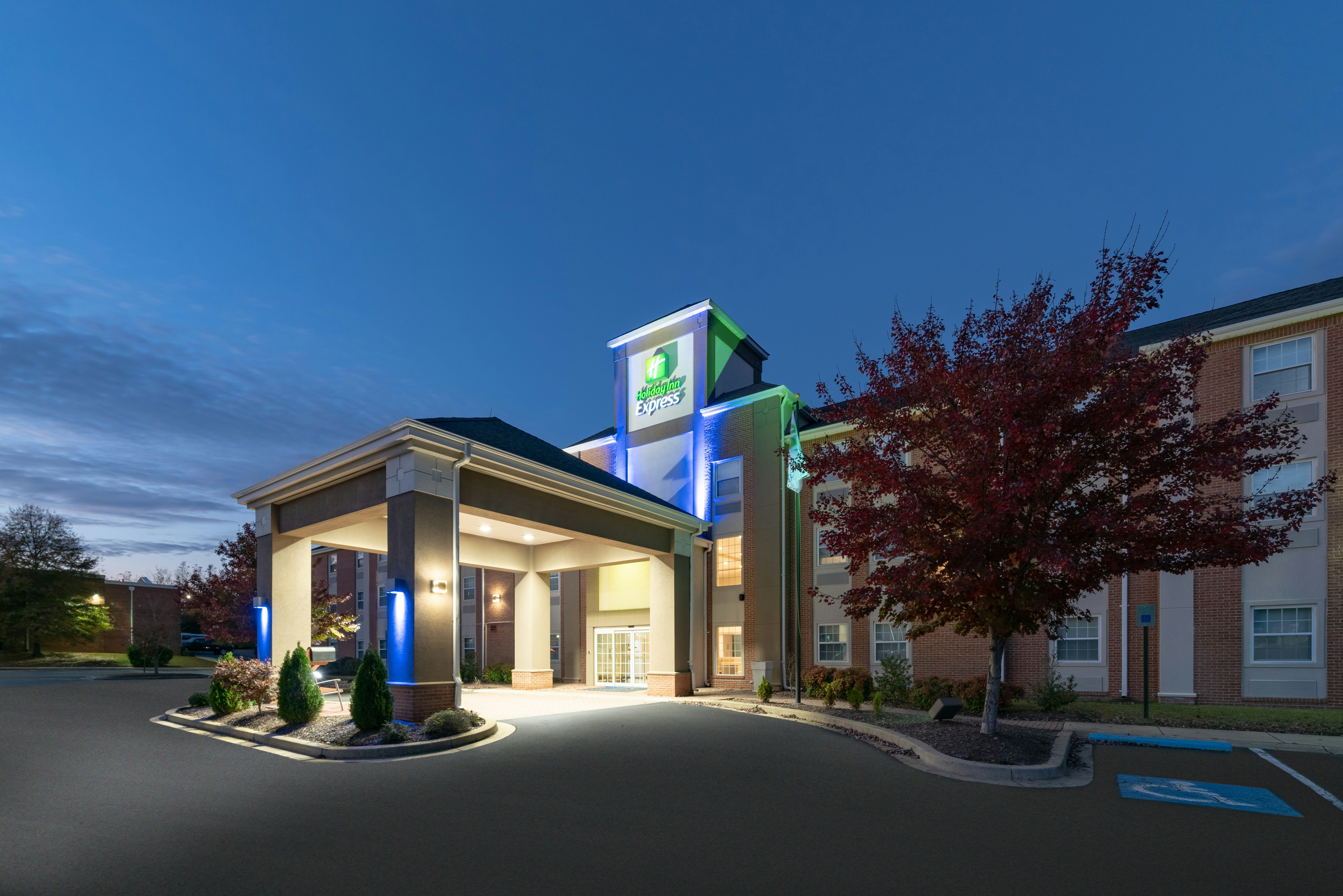 Holiday Inn Express Prince Frederick 55/56