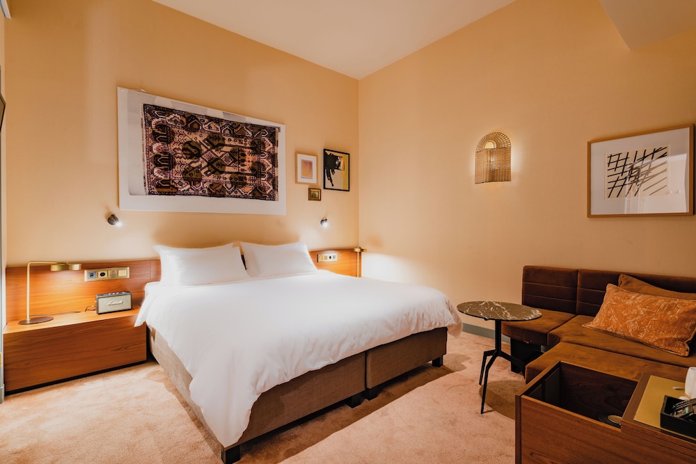 Economy, Double Bed, No Window، Hotel Mercier 8/10