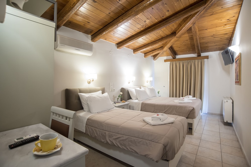 Super, Triple, 1 Double and 1 Single Bed, Balcony
