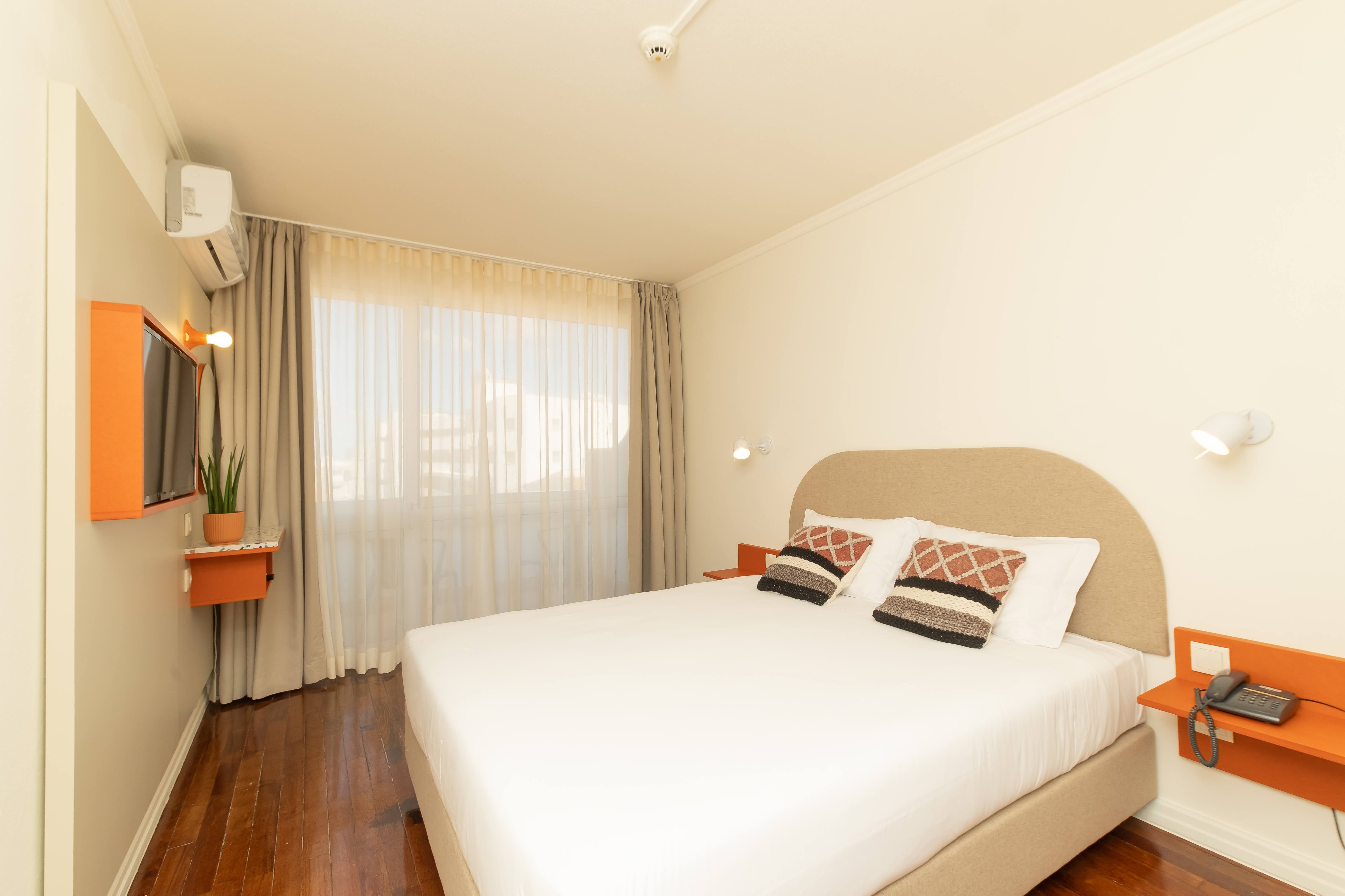 ROOM, DOUBLE OR TWIN BED, OCEAN VIEW, BALCONY