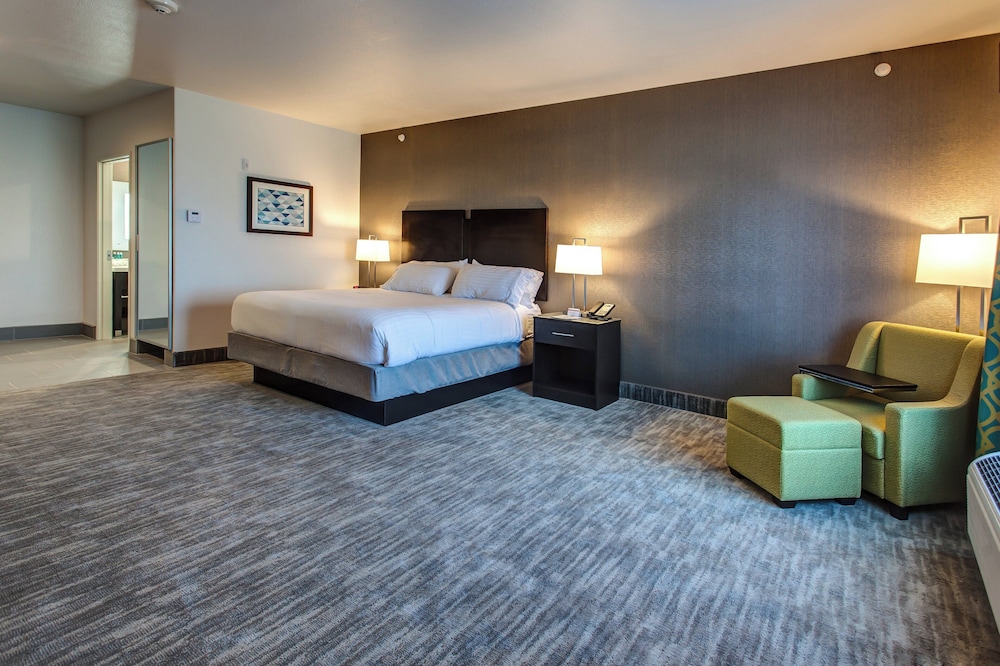 Holiday Inn Express & Suites Gatesville N. Ft Hood 22/65