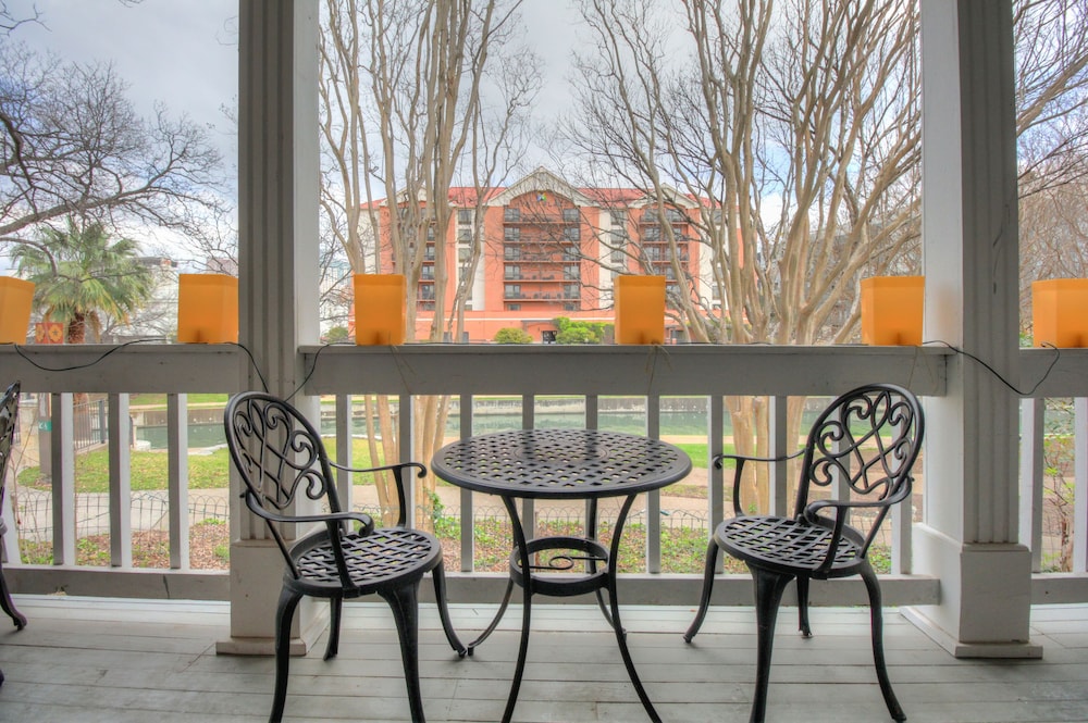 Inn on the Riverwalk 31/50