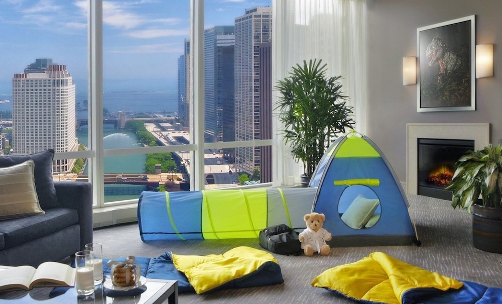 Trump International Hotel & Tower Chicago 73/84