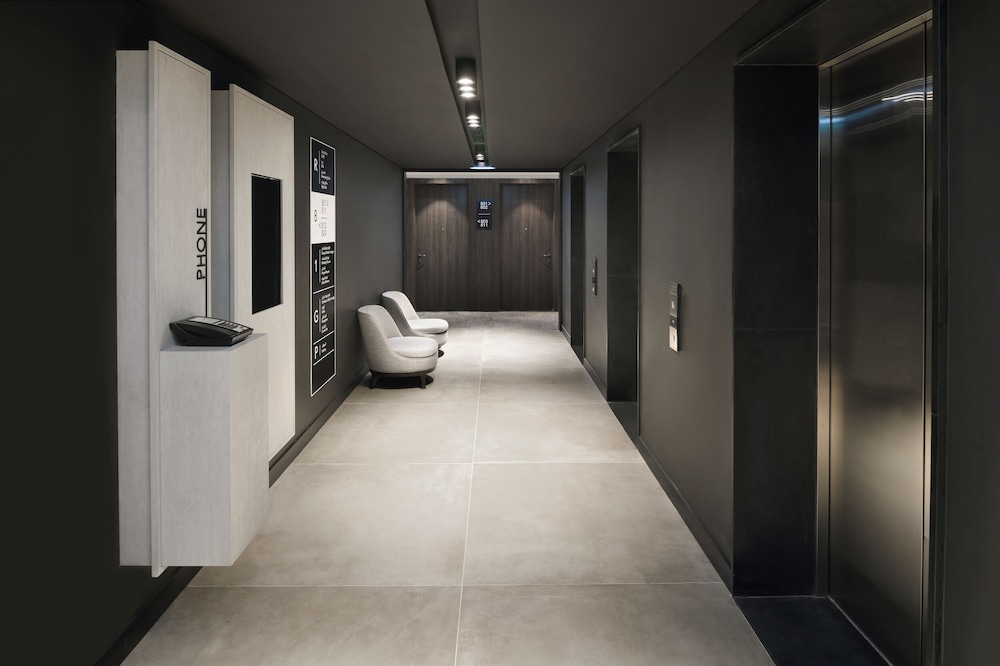 Courtyard by Marriott World Trade Centre, Dubai 10/27