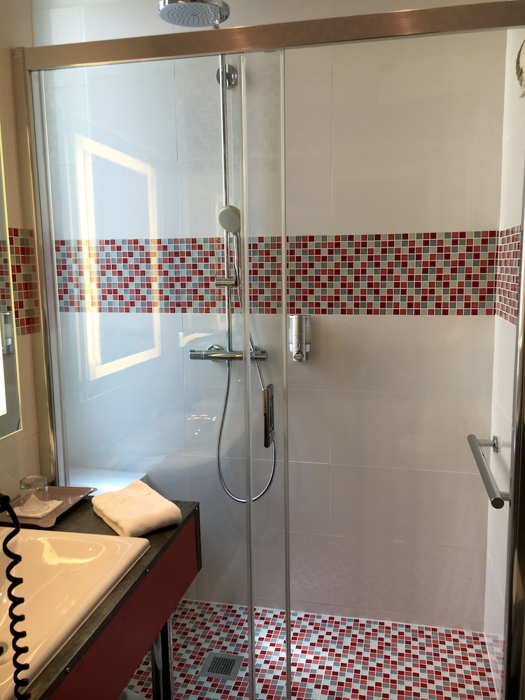 UNE AUTRE CHAMBRE 47/50