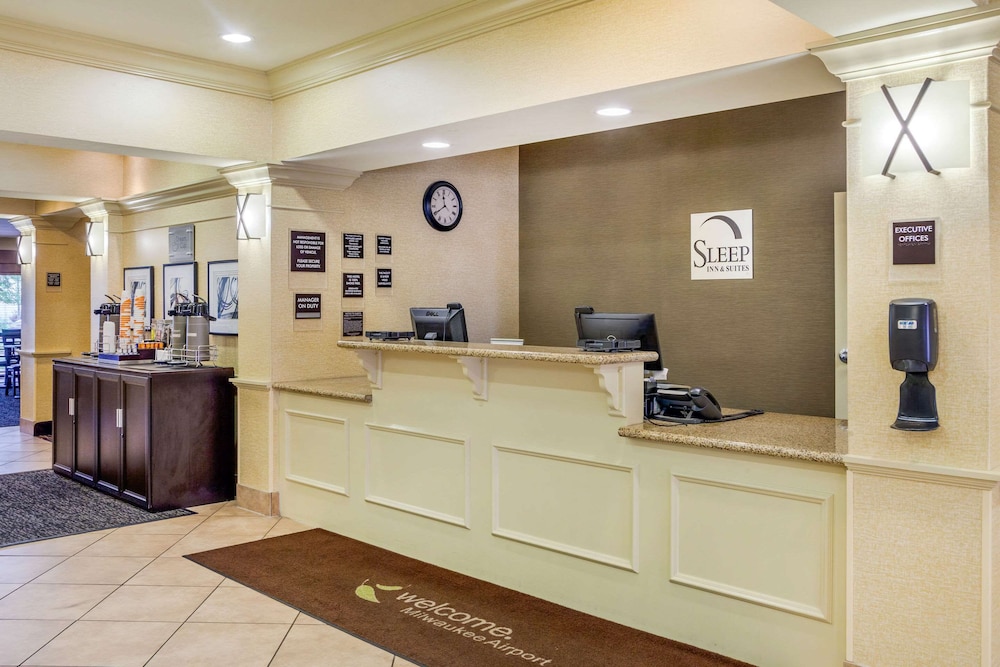 Sleep Inn and Suites Airport Milwaukee WI 8/38