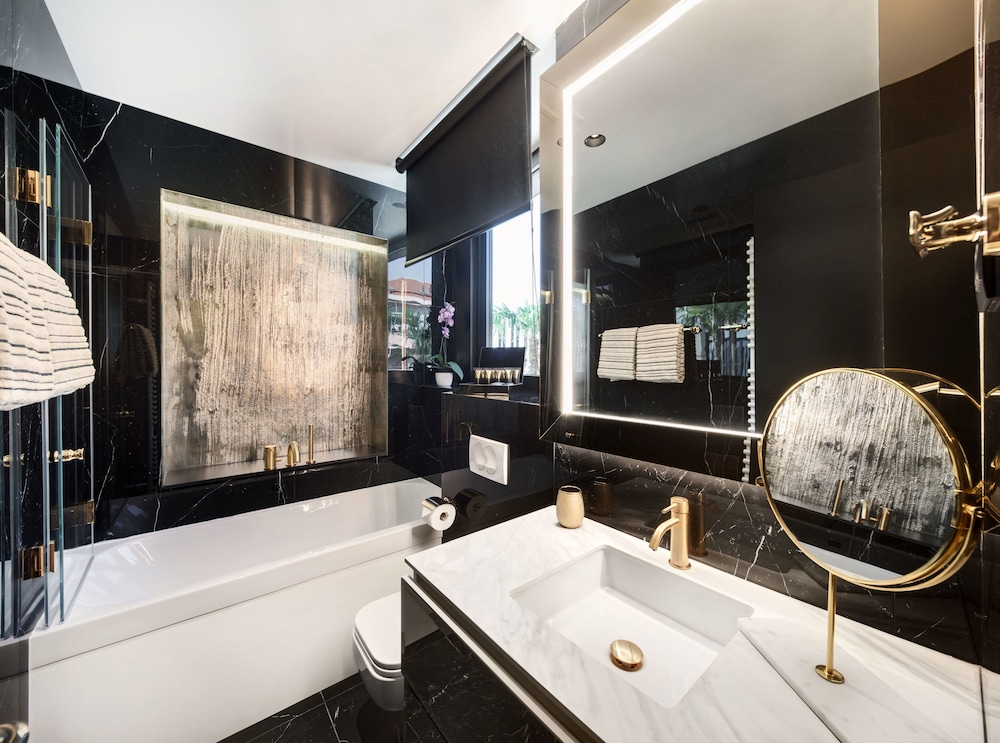 All Suites Hotel Posh 61/65