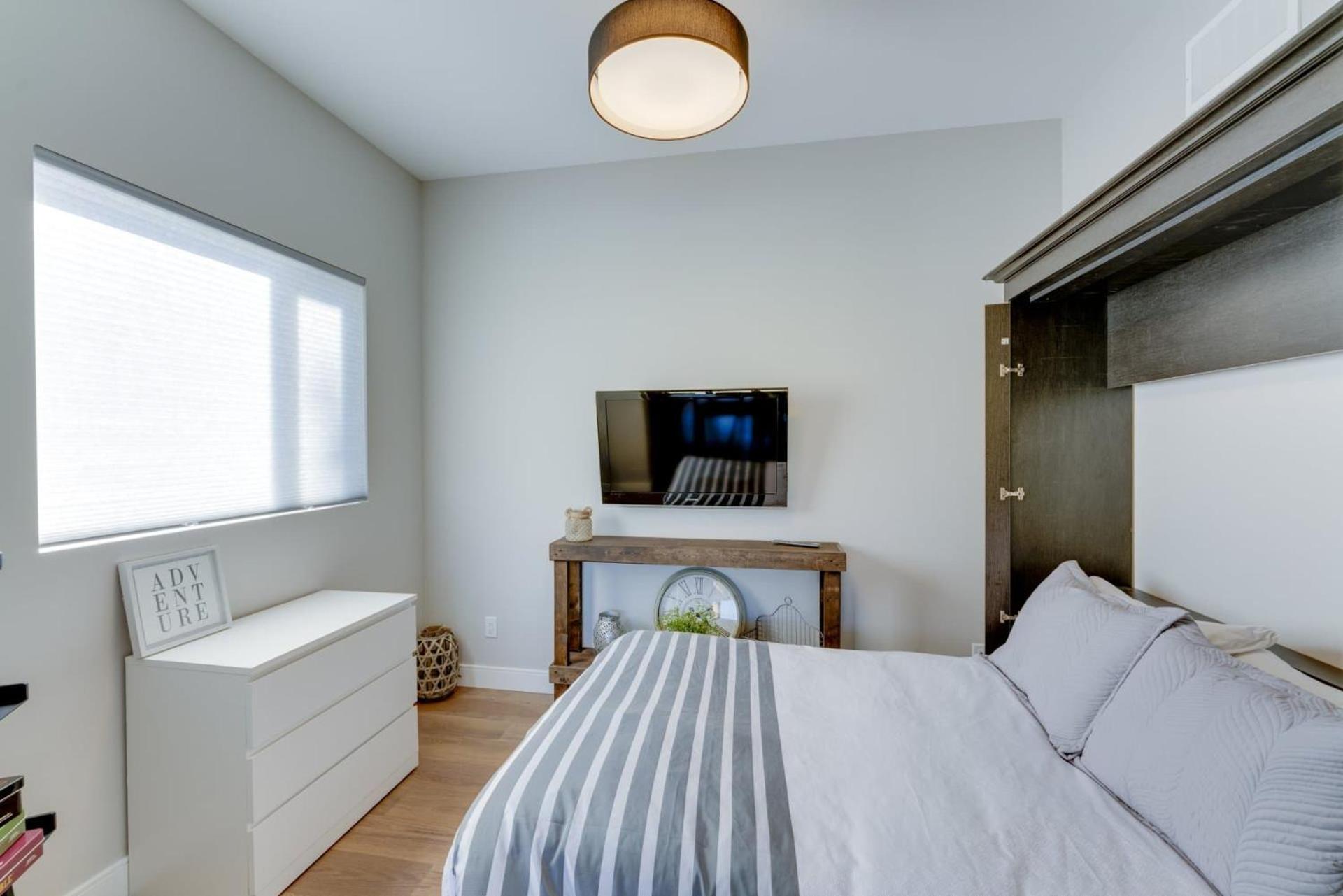2 Bedrooms, Home