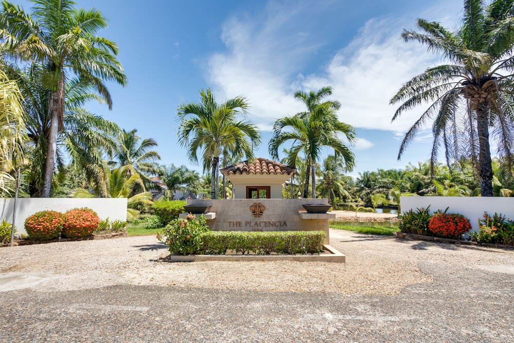 The Placencia 55/61