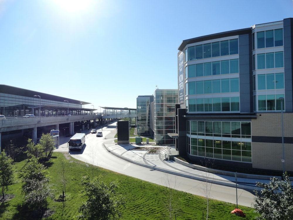 The Grand Winnipeg Airport Hotel 9/56