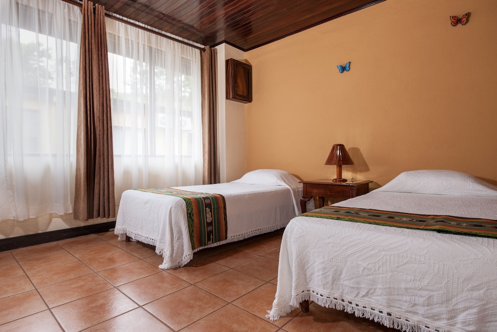 Arenal Lodge 18/73