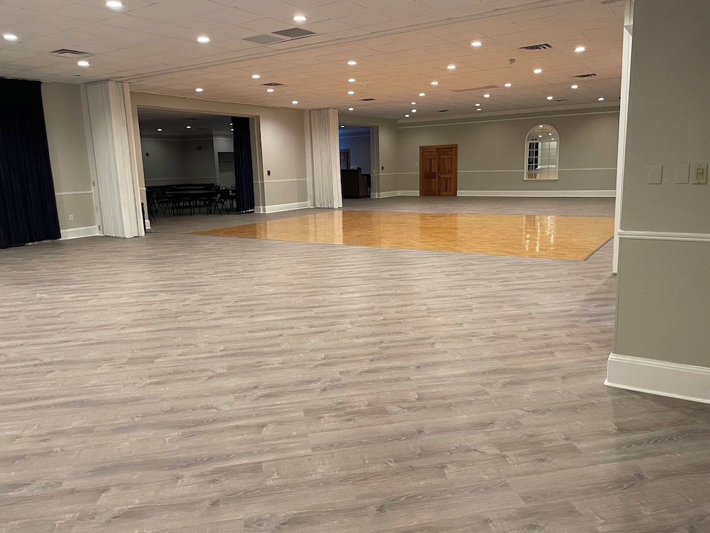 New Bedford Inn Suites 7/69