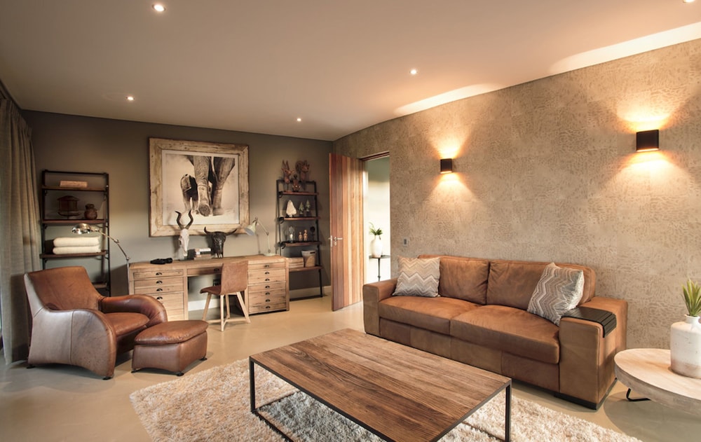 Mhondoro Game Lodge 32/50