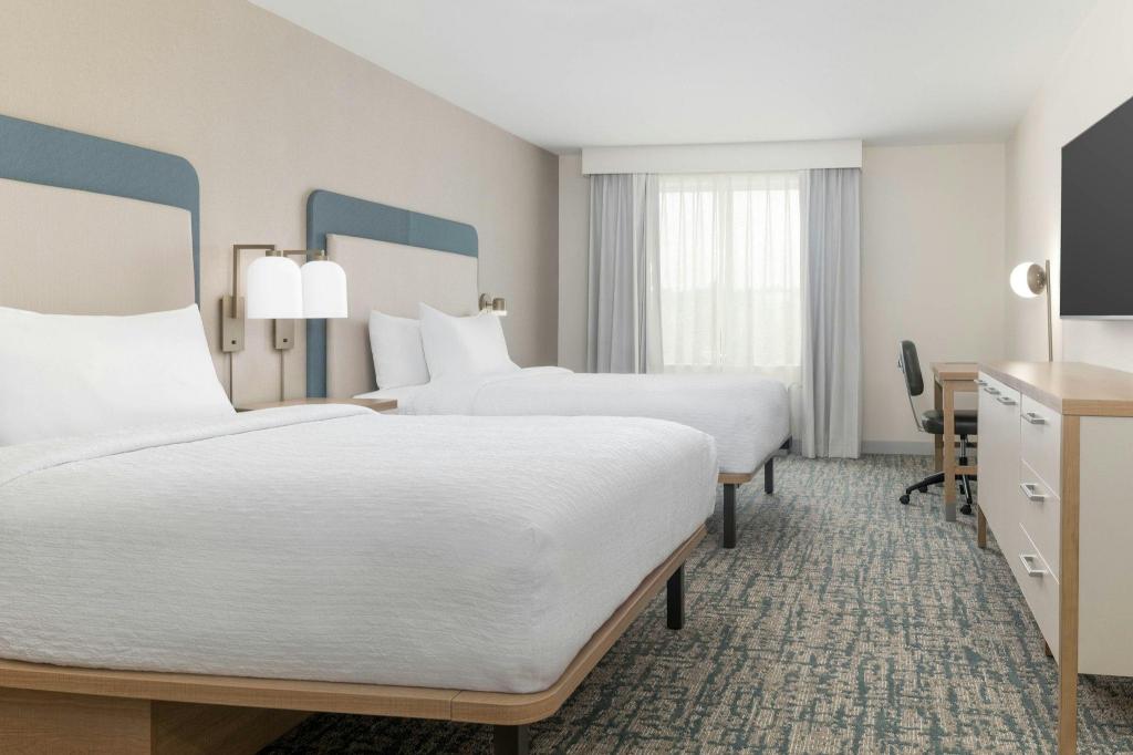 2 Bedrooms, Suite, 1 King or 2 Queen Beds, 2 Bathrooms