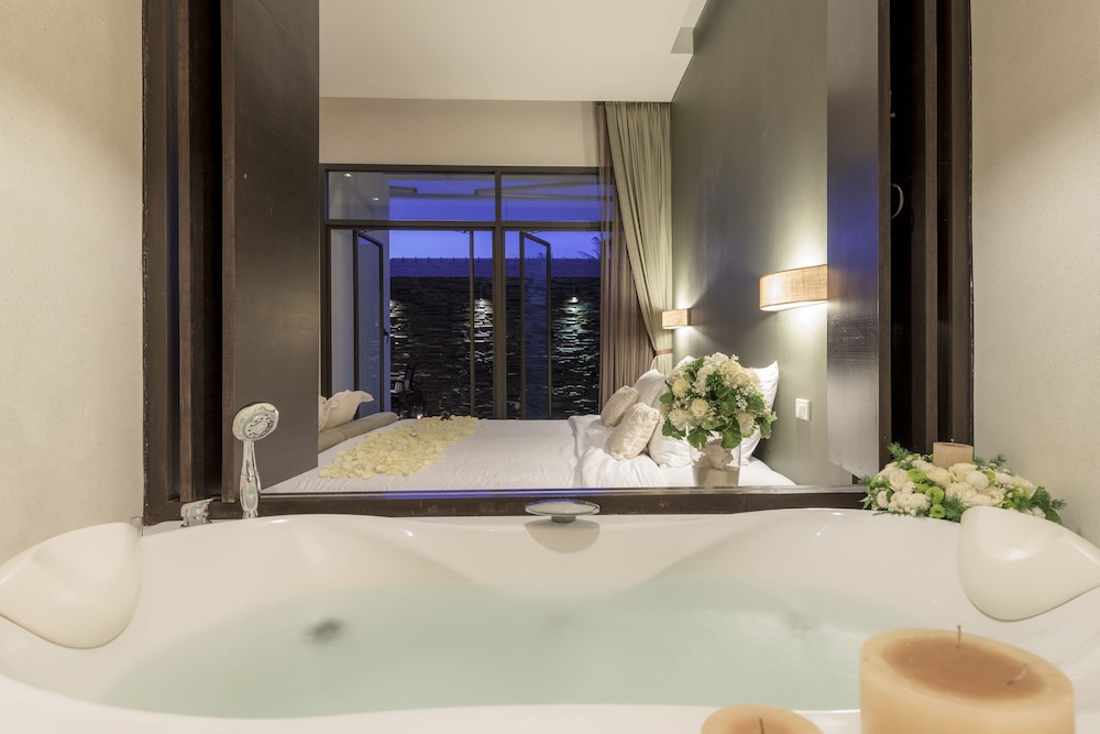 The Sea Koh Samui Resort & Residences by Tolani 8/72