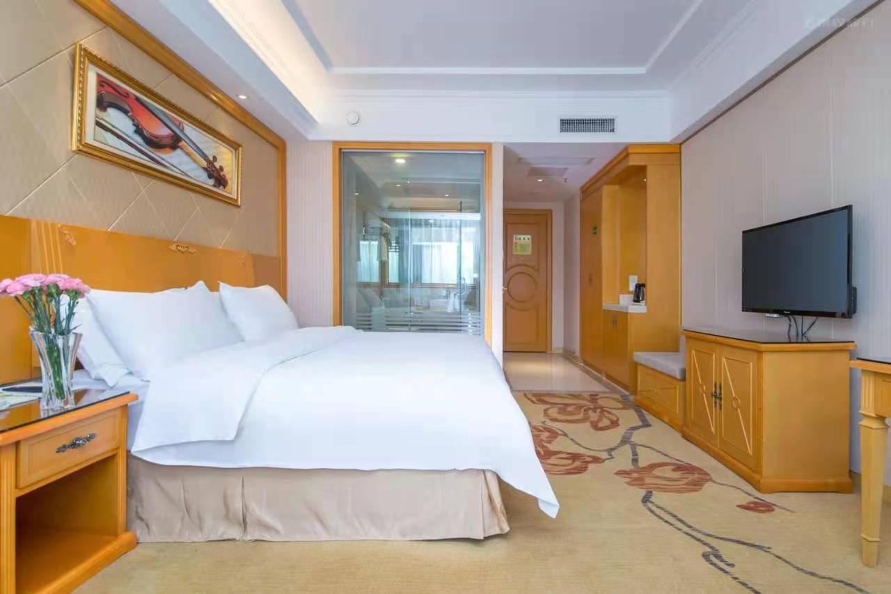 Vienna International Hotel (Hubei Tianmen Donghu Food Street) 13/23