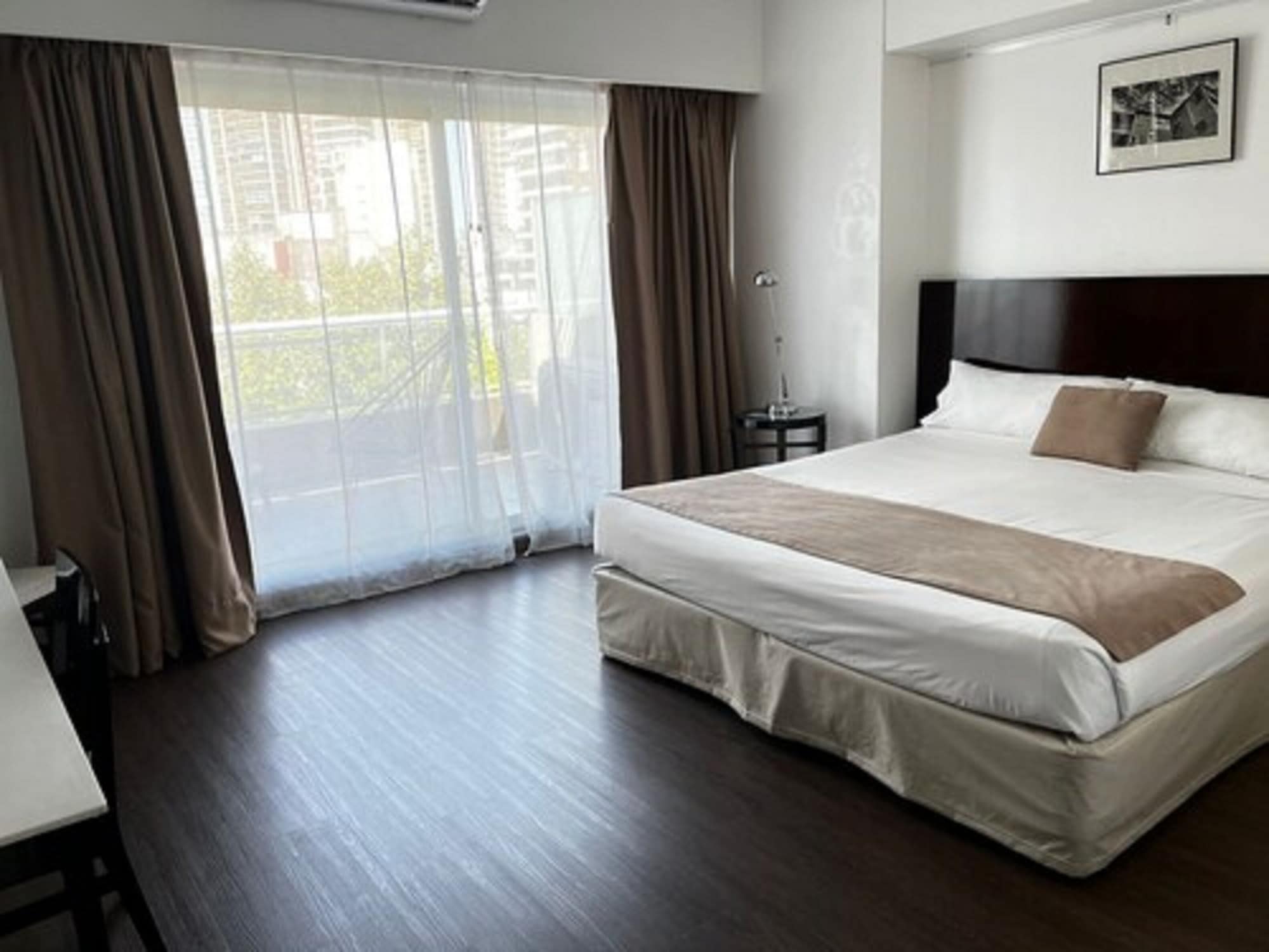 SUITE, KING BED, BALCONY