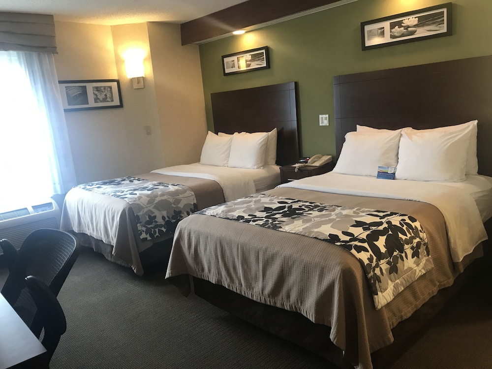 Baymont By Wyndham Flat Rock 13/49