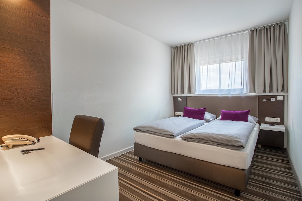 Rilano 24/7 Hotel Munchen 4/26