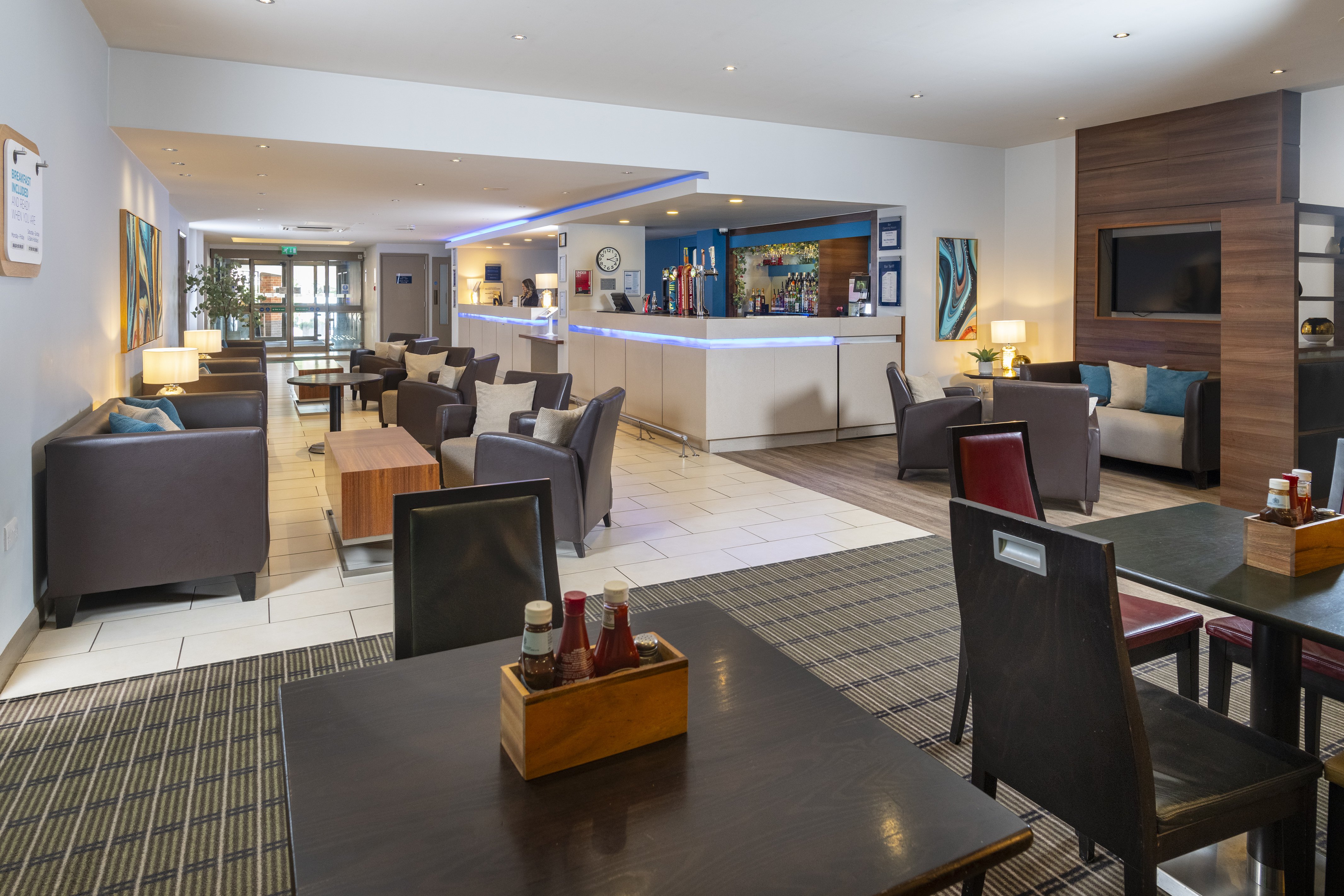 Holiday Inn Express Taunton 30/55