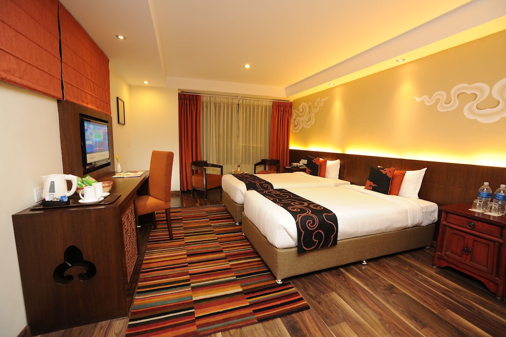 DELUXE DOUBLE ROOM