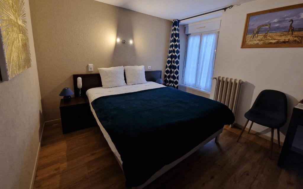 CENTRAL HOTEL 20/53