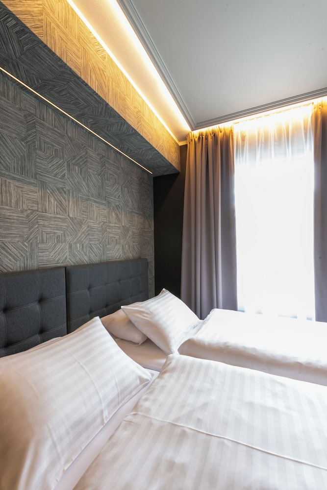 Centrum Hotel 8/50