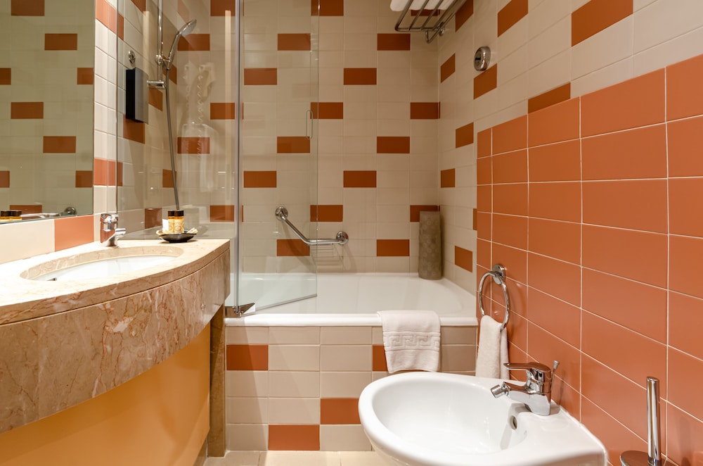 Roma Hotel Lisbon 46/50