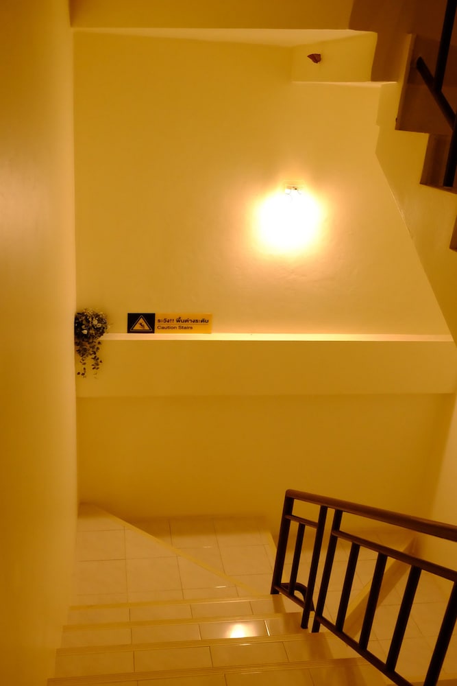 Alisa Room Service 26/48