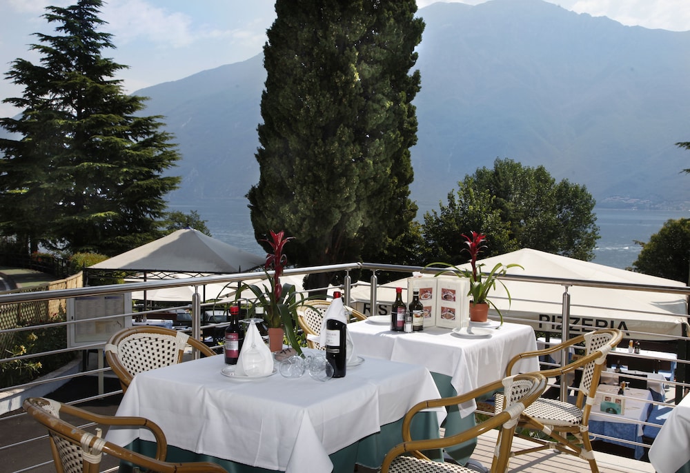 Hotel Sogno Del Benaco 50/63