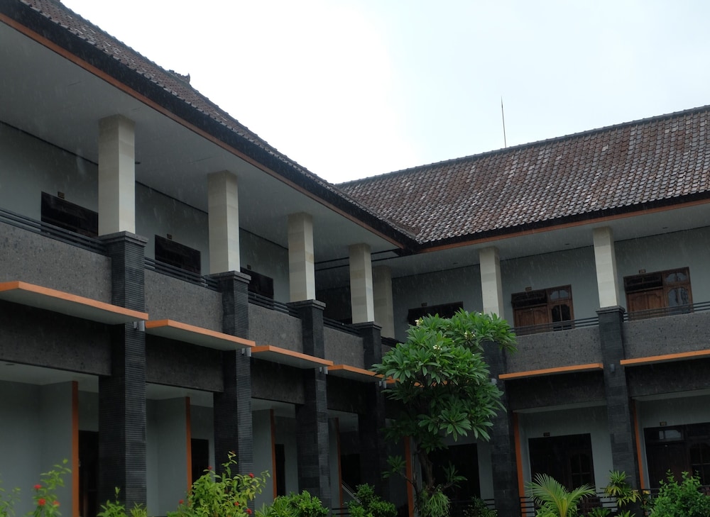 Hotel Diana 2/20