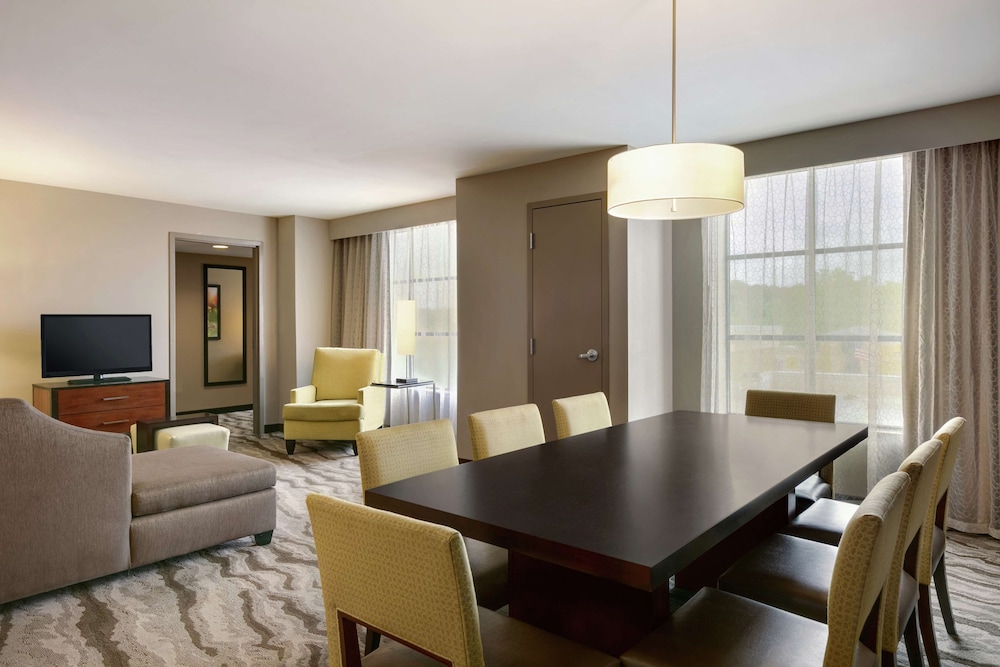 Embassy Suites Chattanooga / Hamilton Place 22/34