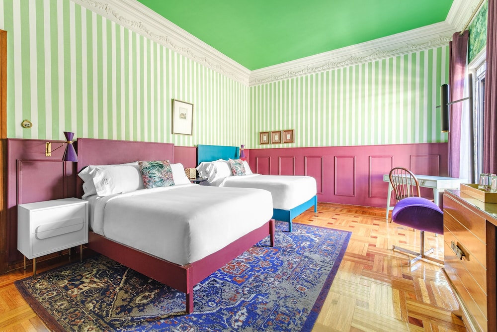 EXECUTIVE, DOUBLE BED