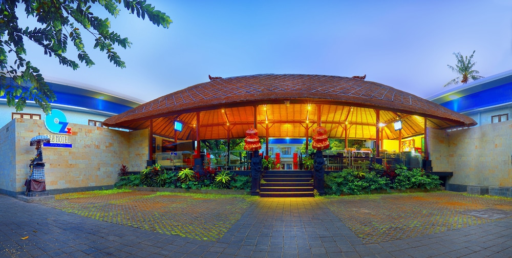 Ozz Hotel Kuta Bali 37/42