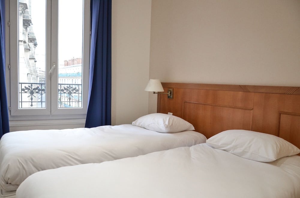 HOTEL DE LA PERDRIX ROUGE 24/71