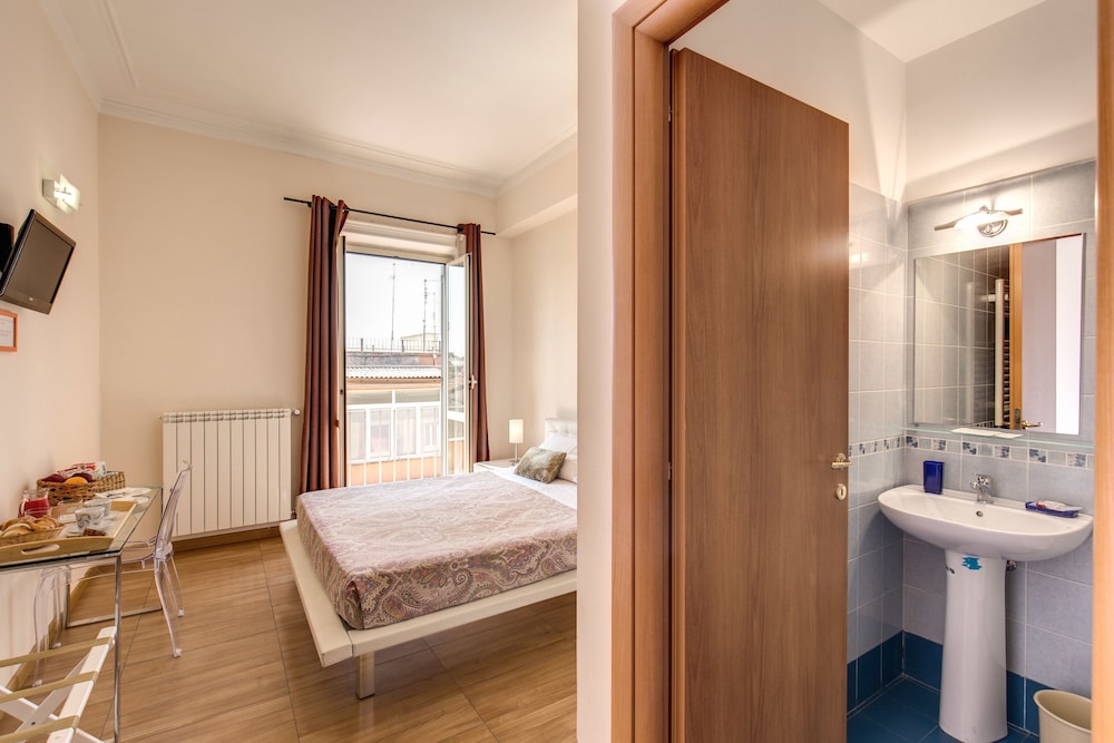 BON TON SUITE 48/49