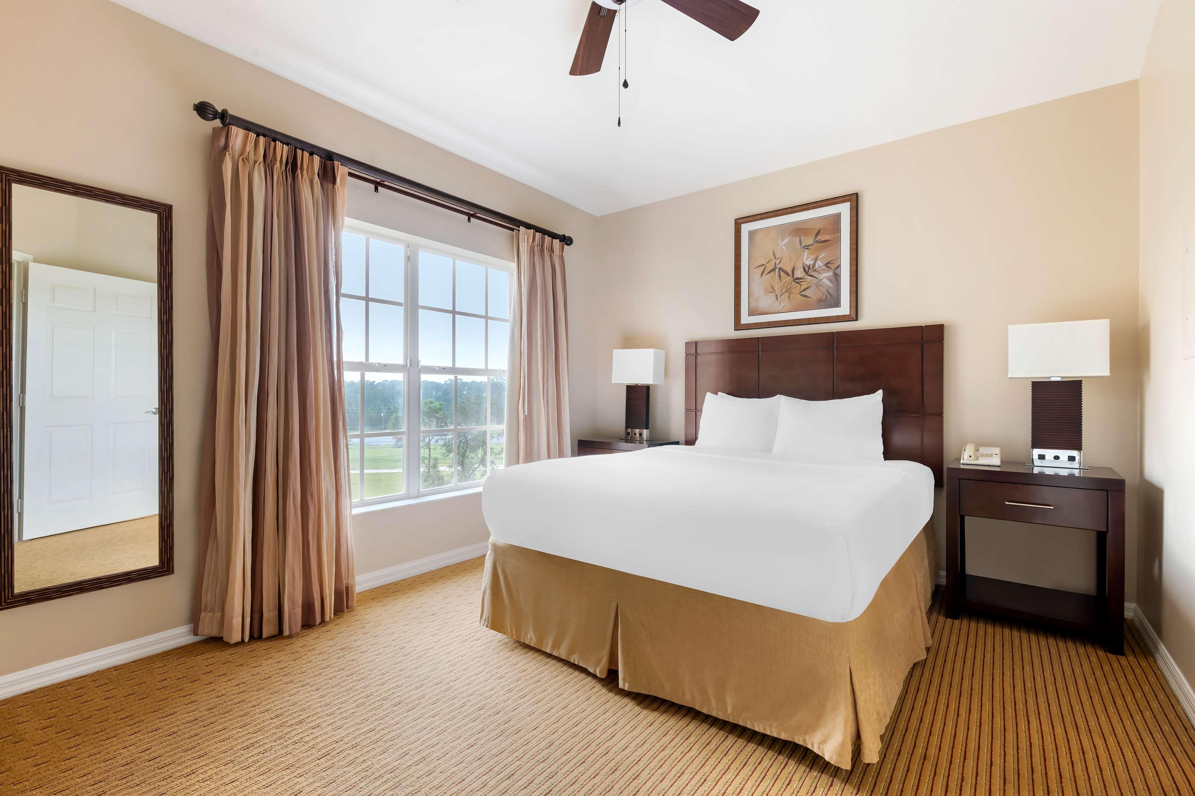 1 BEDROOM, SUITE, KING BED