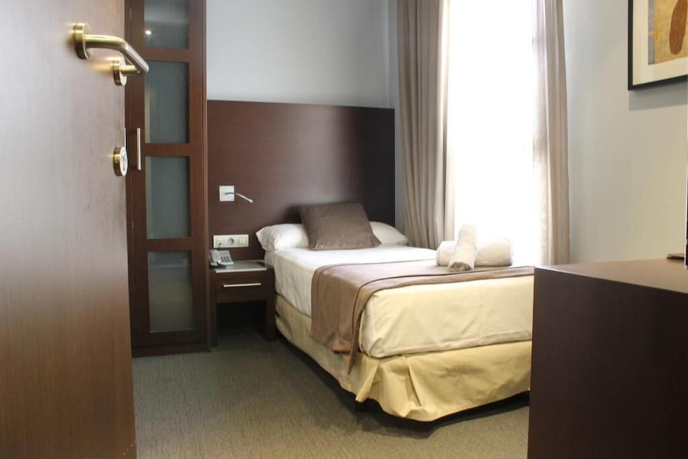 Hotel Madanis Liceo 17/50