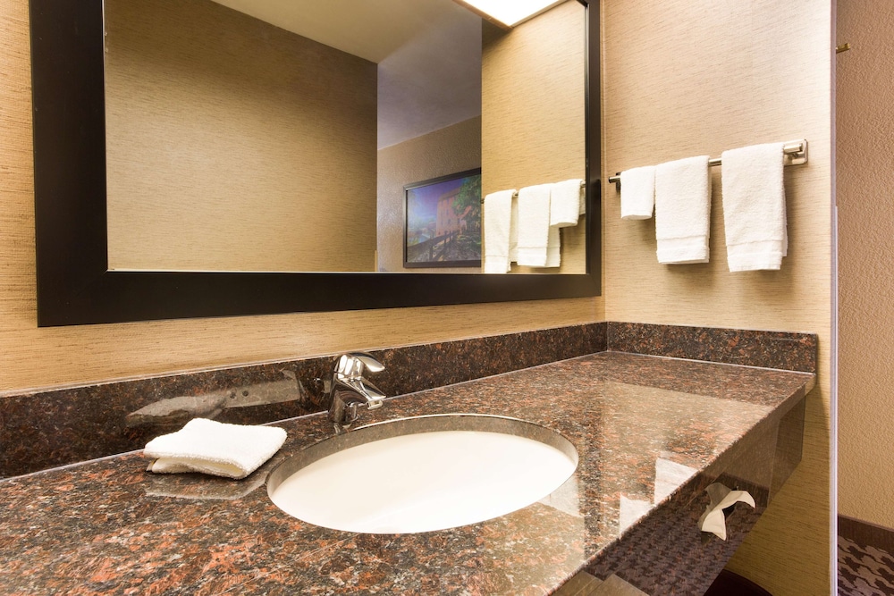 Drury Inn and Suites Jackson 30/31
