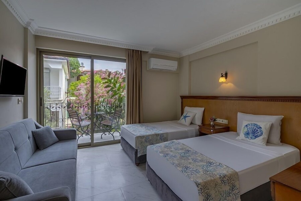1 Bedroom, Studio, Twin Beds, Garden View, Rosy Suites Hotel 2/9